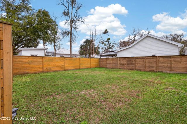 216 Sycamore Street, Bay Saint Louis, MS 39520