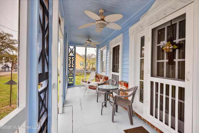 216 Sycamore Street, Bay Saint Louis, MS 39520