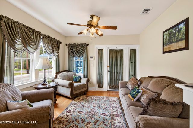 216 Sycamore Street, Bay Saint Louis, MS 39520