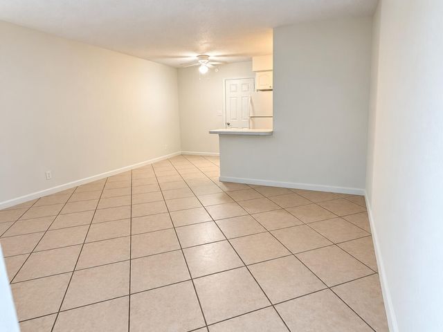 1960 NE 48 Street 11, Pompano Beach, FL 33064