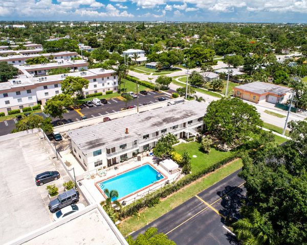1960 NE 48 Street 11, Pompano Beach, FL 33064