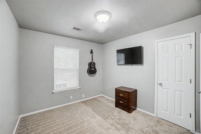 21820 W 12th Street S, Sand Springs, OK 74063