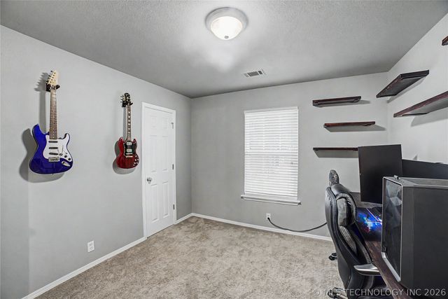 21820 W 12th Street S, Sand Springs, OK 74063