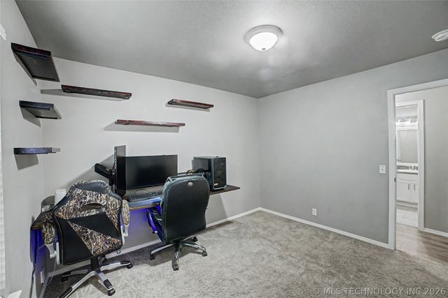 21820 W 12th Street S, Sand Springs, OK 74063