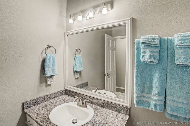 21820 W 12th Street S, Sand Springs, OK 74063