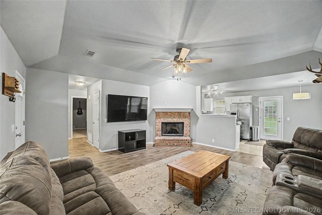 21820 W 12th Street S, Sand Springs, OK 74063