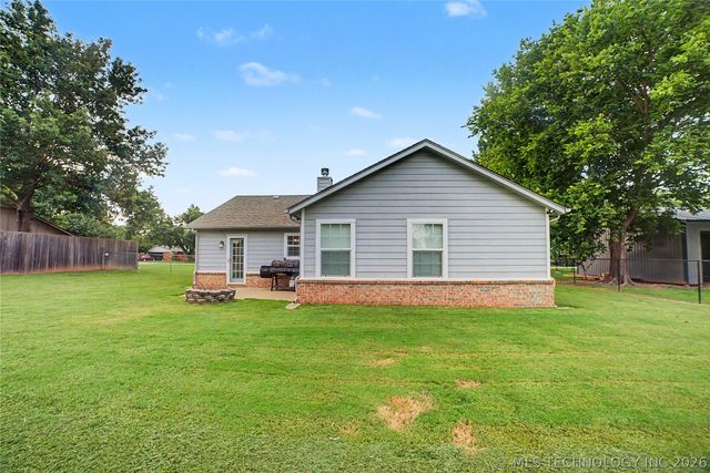 21820 W 12th Street S, Sand Springs, OK 74063