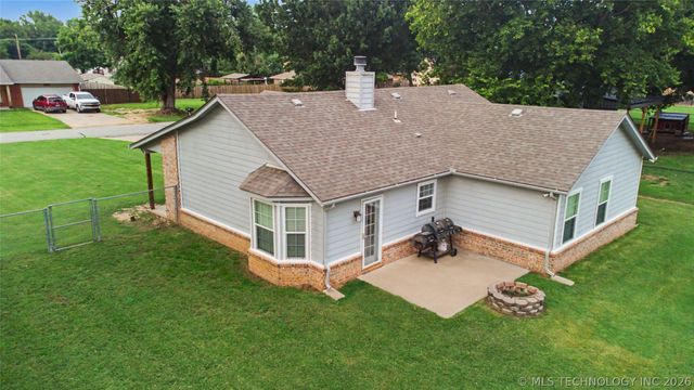 21820 W 12th Street S, Sand Springs, OK 74063