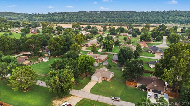 21820 W 12th Street S, Sand Springs, OK 74063