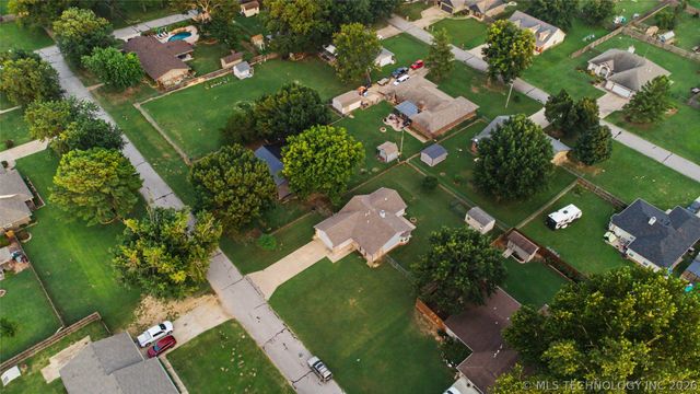 21820 W 12th Street S, Sand Springs, OK 74063