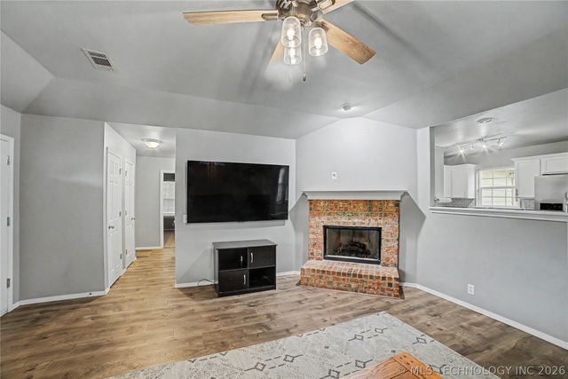 21820 W 12th Street S, Sand Springs, OK 74063