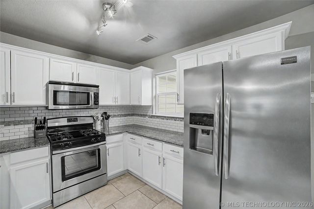 21820 W 12th Street S, Sand Springs, OK 74063