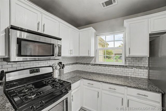 21820 W 12th Street S, Sand Springs, OK 74063