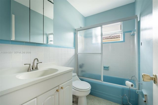 4915 NE 22nd Ave, Lighthouse Point, FL 33064