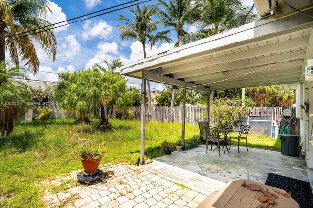 4915 NE 22nd Ave, Lighthouse Point, FL 33064