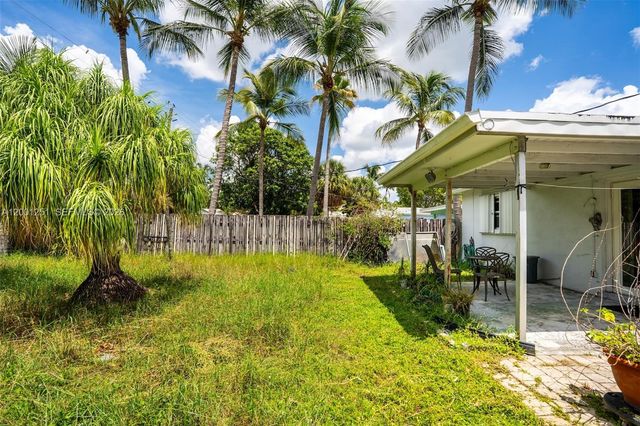 4915 NE 22nd Ave, Lighthouse Point, FL 33064