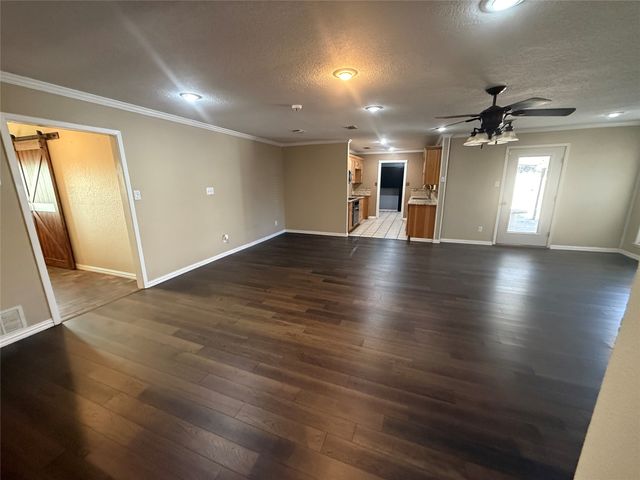 2817 11th Street, Mineral Wells, TX 76067