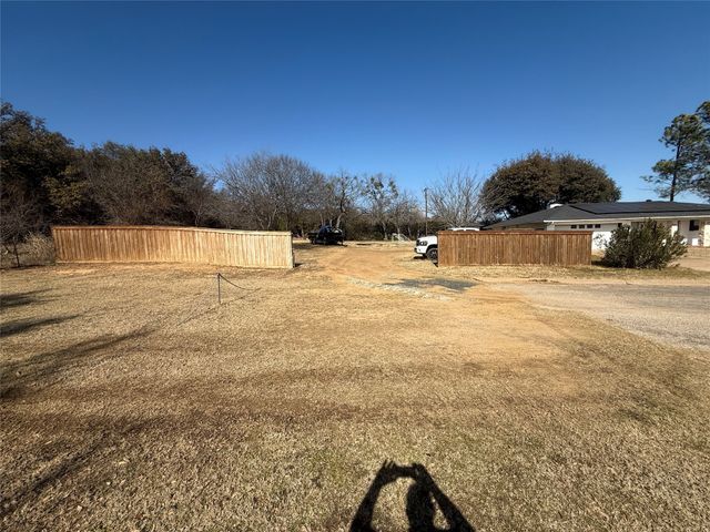 2817 11th Street, Mineral Wells, TX 76067
