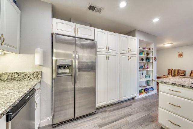 5705 Harvest Hill Road 1029, Dallas, TX 75230