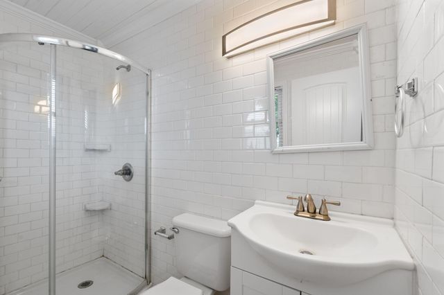 240 E Third Street, Lexington, KY 40508