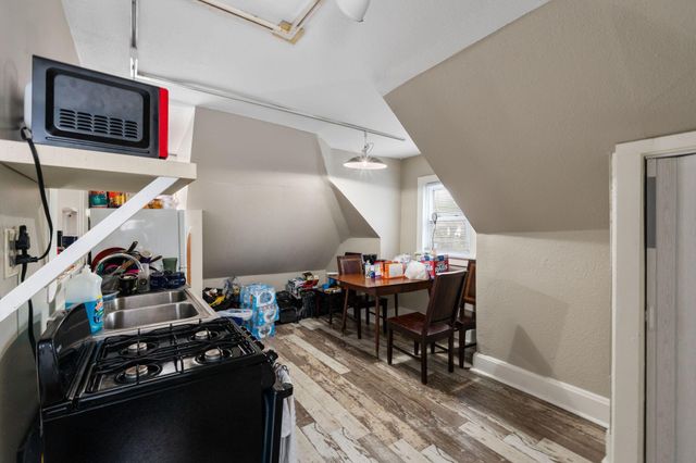 240 E Third Street, Lexington, KY 40508