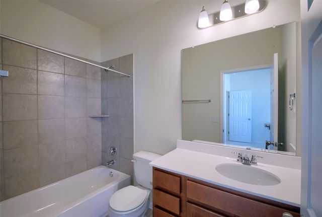 125 Mayney LN, Leander, TX 78641