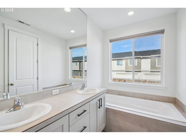 18009 Ne 46TH Ct, Vancouver, WA 98686