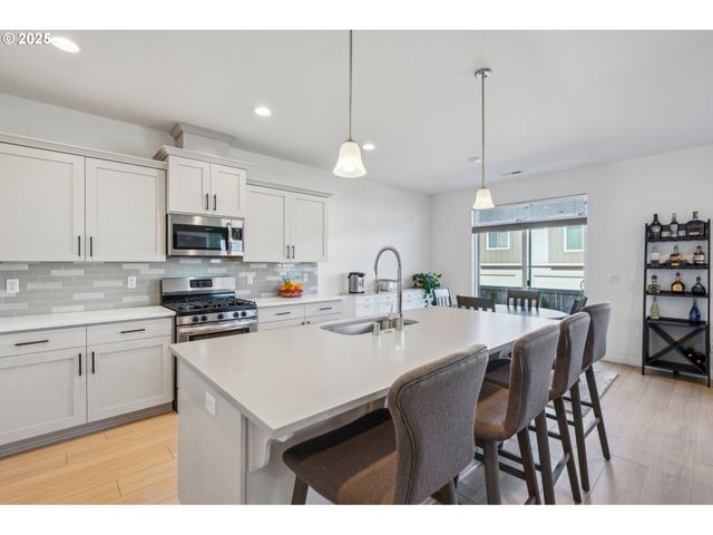 18009 Ne 46TH Ct, Vancouver, WA 98686