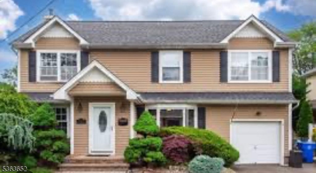 342 Amherst Rd, Linden City, NJ 07036
