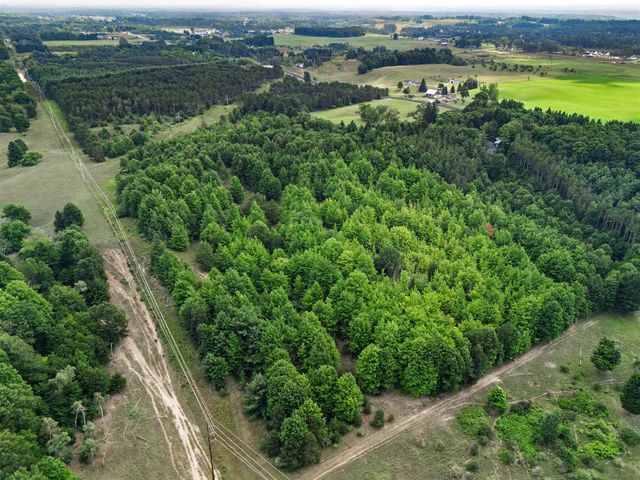 1216 Hoch Road, Traverse City, MI 49696