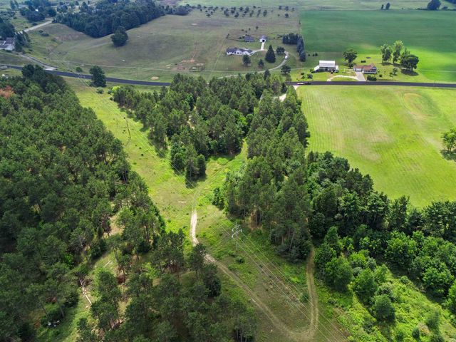 1216 Hoch Road, Traverse City, MI 49696