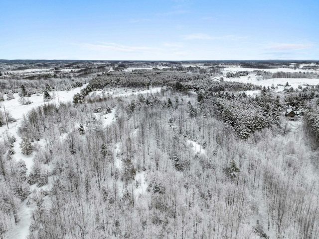 1216 Hoch Road, Traverse City, MI 49696