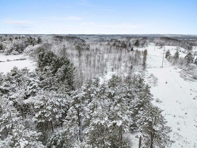 1216 Hoch Road, Traverse City, MI 49696