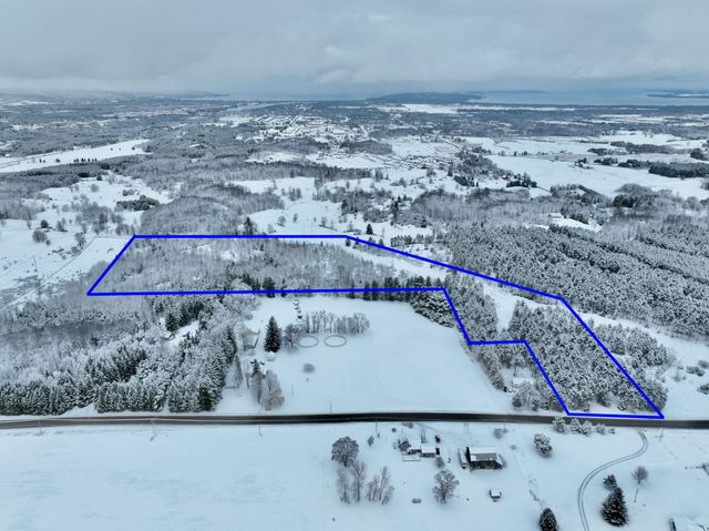 1216 Hoch Road, Traverse City, MI 49696