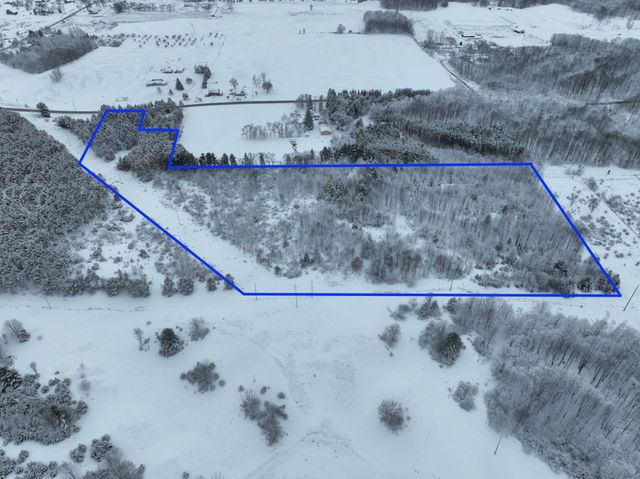 1216 Hoch Road, Traverse City, MI 49696