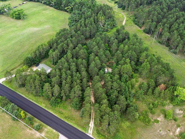 1216 Hoch Road, Traverse City, MI 49696