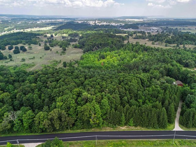 1216 Hoch Road, Traverse City, MI 49696