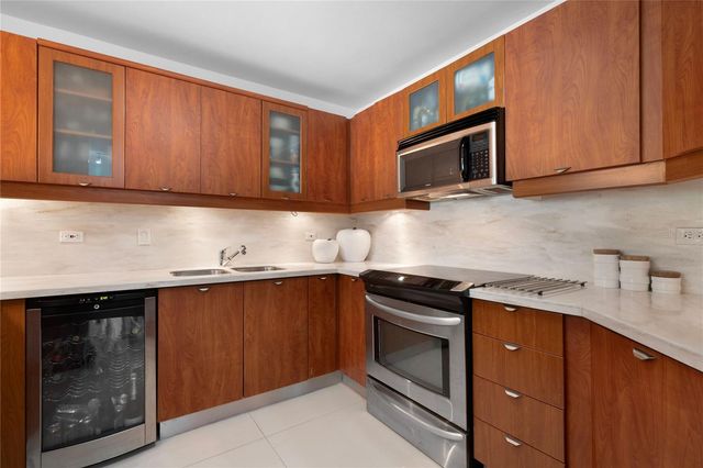 500 AV. JESÚS T. PIÑERO 403, San Juan, PR 00918