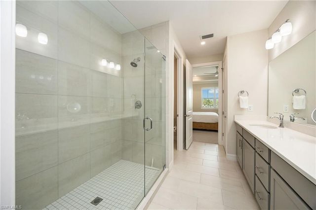 183 Indies DR E 202, Naples, FL 34114