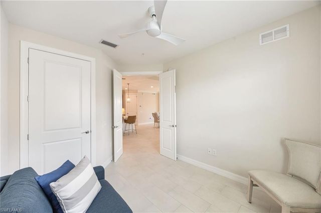 183 Indies DR E 202, Naples, FL 34114