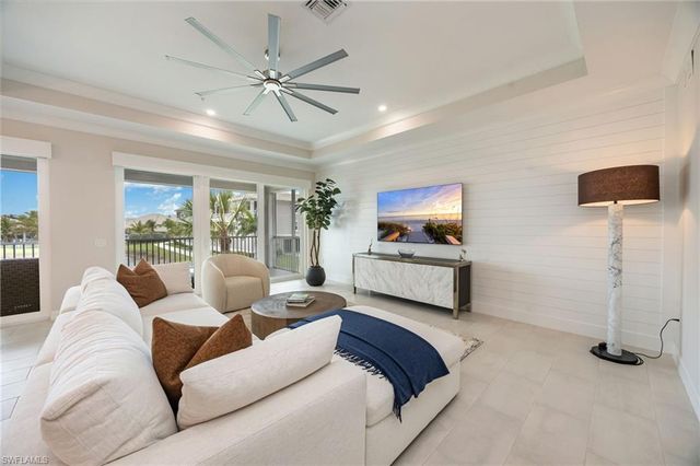 183 Indies DR E 202, Naples, FL 34114