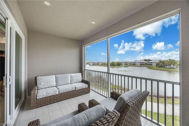 183 Indies DR E 202, Naples, FL 34114