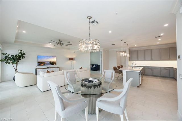 183 Indies DR E 202, Naples, FL 34114