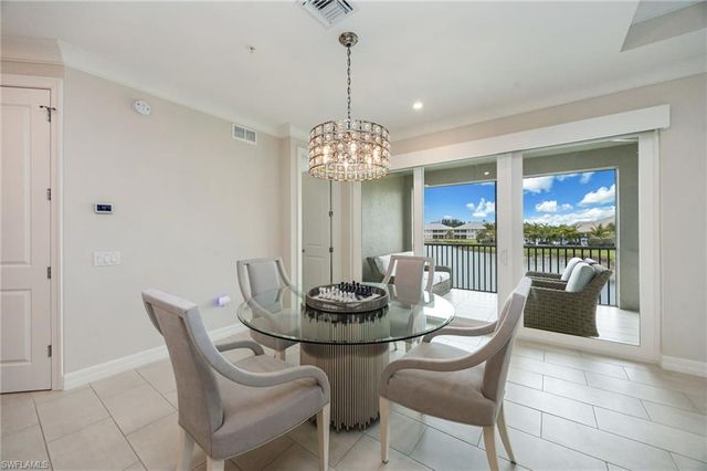 183 Indies DR E 202, Naples, FL 34114