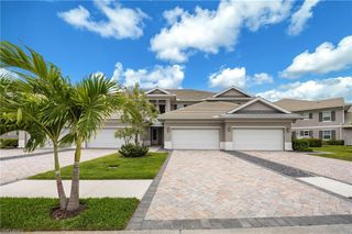 183 Indies DR E 202, Naples, FL 34114