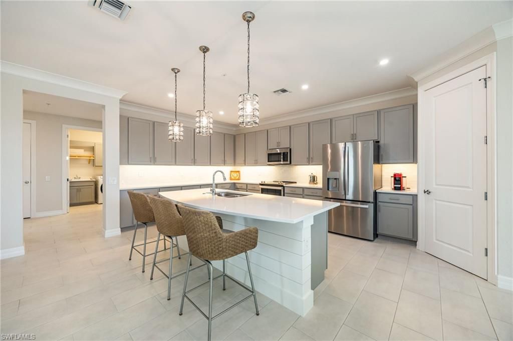 183 Indies DR E 202, NAPLES, FL 34114 — photo 5