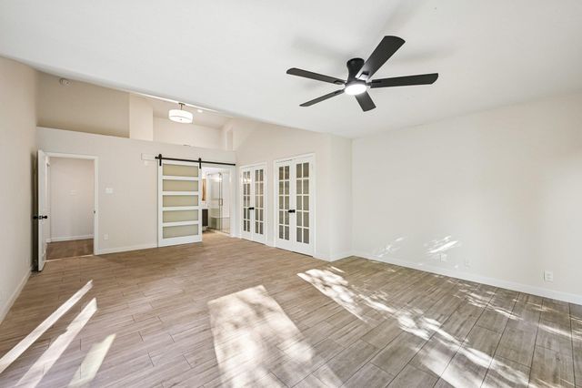 605 Hawthorne LN, Round Rock, TX 78664