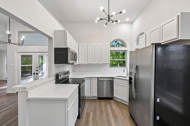 605 Hawthorne LN, Round Rock, TX 78664