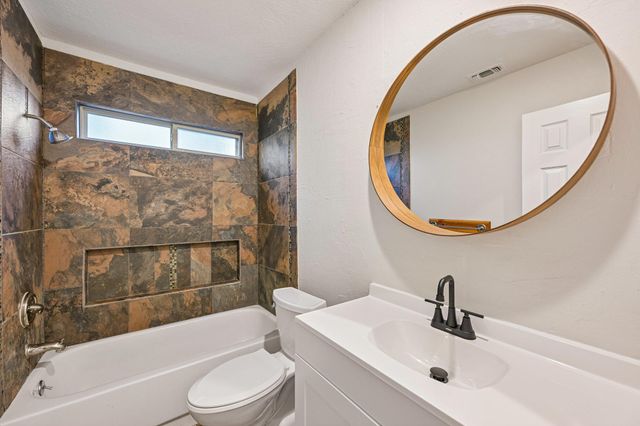 605 Hawthorne LN, Round Rock, TX 78664