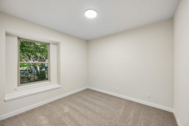 605 Hawthorne LN, Round Rock, TX 78664
